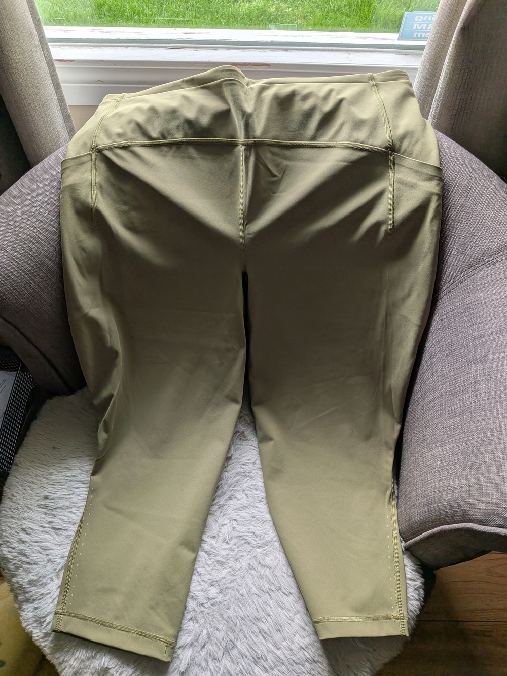 NWOT lululemon athletica olive capri leggings